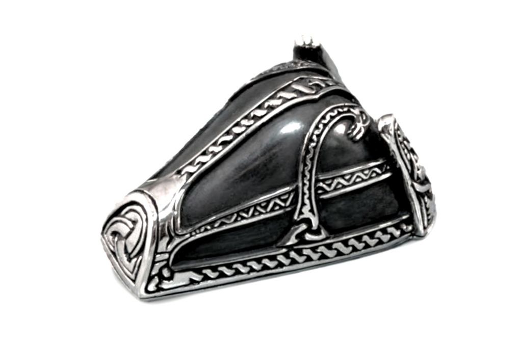 Ornamented brooch 2025