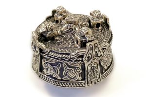 Fibule en Forme de Boîte de Gotland, Bronze
